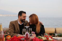 Kafe Başlangıçlı Teknede Evlilik Teklifi Organizasyonu